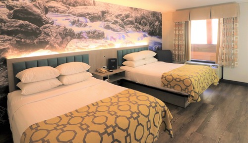 Room, 2 Queen Beds, Non Smoking, River View