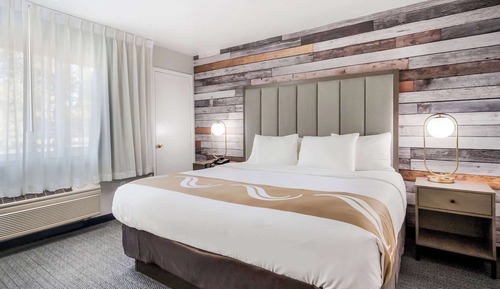 Standard Room, 1 King Bed, Ground Floor