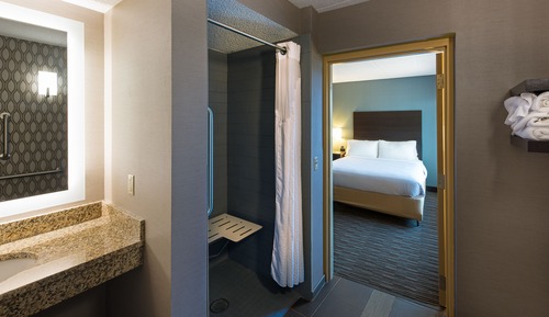 Room, 2 Queen Beds, Roll-in Shower, Non Smoking (Communications)