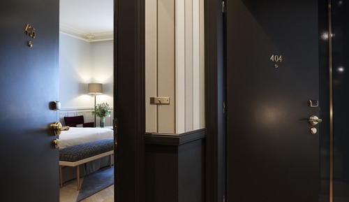 Family & Friends 2 Deluxe connecting room 