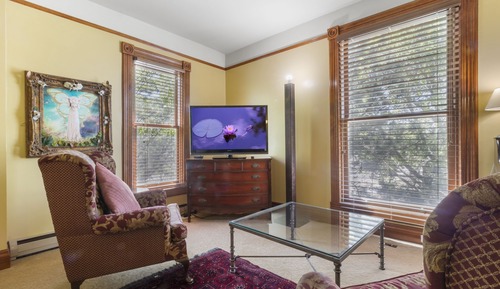 Design Room, 1 King Bed