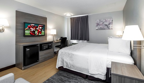 Superior Room, 1 King Bed, Accessible (Smoke Free)