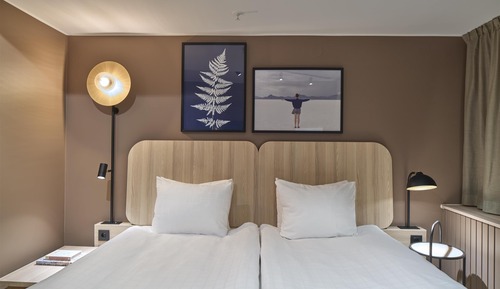 Room, No Windows