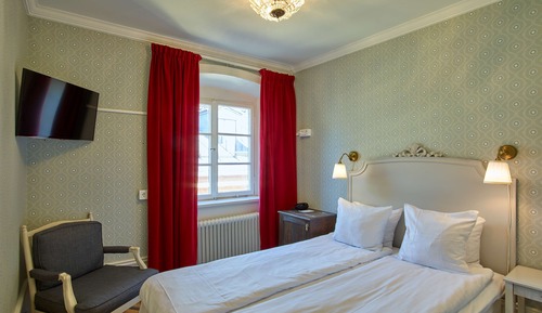 Economy Room, 1 Queen Bed