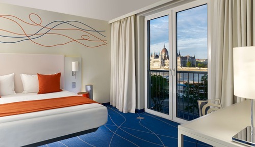 Suite, 1 Bedroom (Danube View - 1 King)