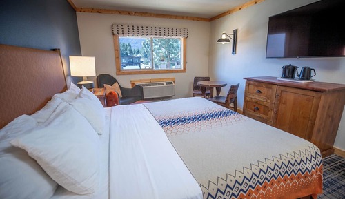 Deluxe Room, 1 King Bed, Mobility Accessible