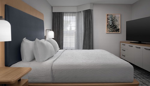 King 1 Bedroom Suite