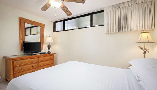 Suite, 1 King Bed, Ocean View