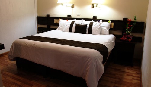 Deluxe Room, 1 King Bed