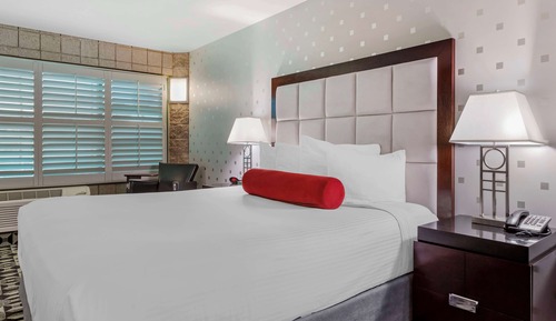 Standard Room, 1 King Bed, Non Smoking