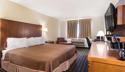 Standard Room, 1 King Bed, Non Smoking