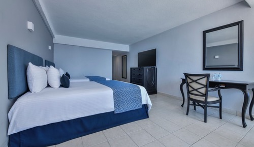 Standard Room, 2 Double Beds, Mountain View