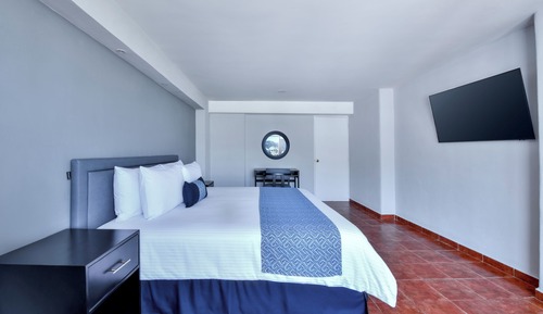 Standard Room, 1 King Bed, Mountain View