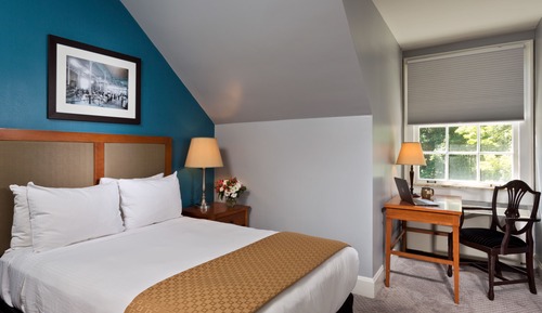 Standard Room, 1 Queen Bed