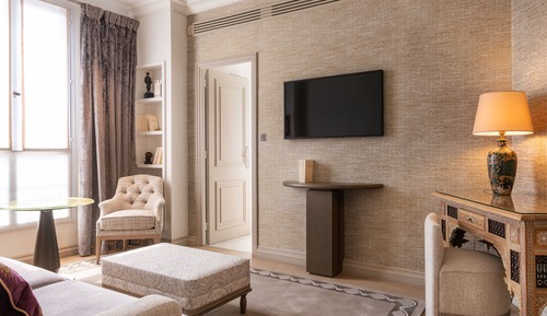 Deluxe Suite