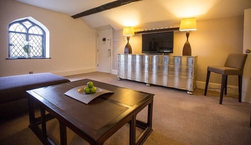 Suite, Main House