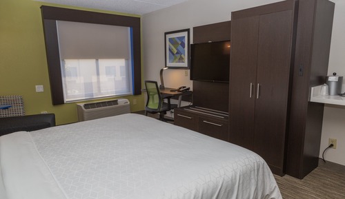Standard Room, 1 King Bed, Accessible