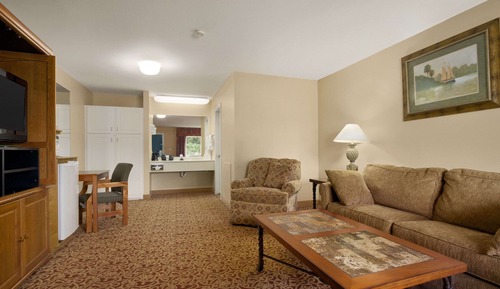 Suite, 1 King Bed with Sofa bed, Non Smoking