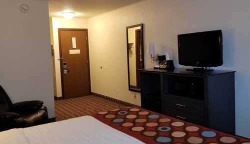 Room, 1 Queen Bed, Accessible, Non Smoking (Mobility, Bathtub w/Grab Bars)