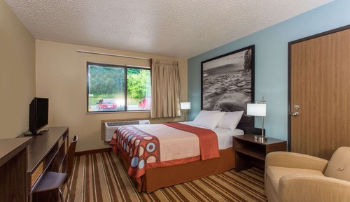 Suite, 1 Queen Bed, Hot Tub