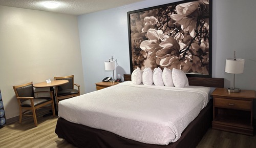 Room, 1 King Bed, Non Smoking (1st Floor)