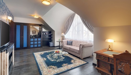 Senior Suite, 1 Bedroom, Garden View