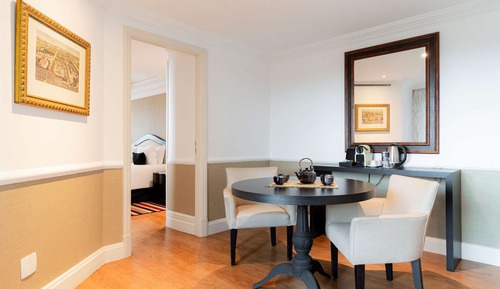 Deluxe Room, 2 Twin Beds, Balcony