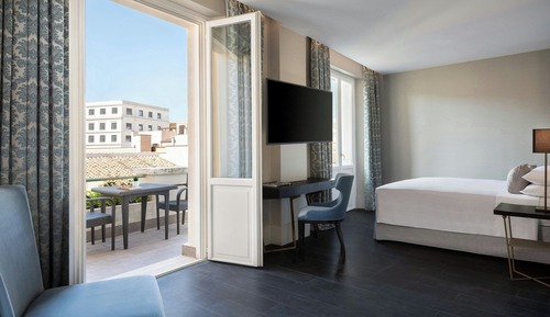 Superior Room, 1 King Bed, Non Smoking, Balcony