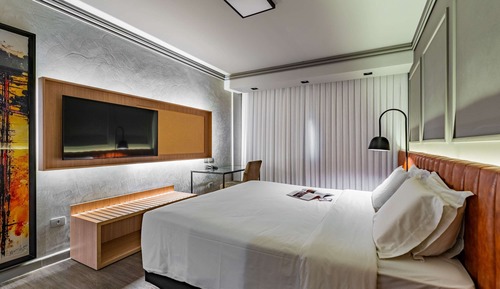 Premium Room, 1 Queen Bed, Mobility Accessible (Luxury)