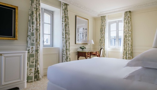 Deluxe Room, 1 King Bed (Classic Collection)