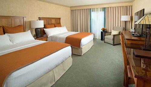 Deluxe Room, 2 Double Beds, Mountain View