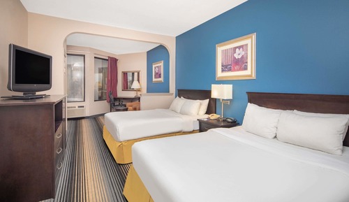 Deluxe Studio Suite, 2 Queen Beds, Non Smoking
