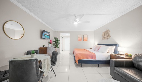 Premium King w/ Patio, Kitchenette & Sofa Bed