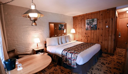 Standard Room, 1 Queen Bed