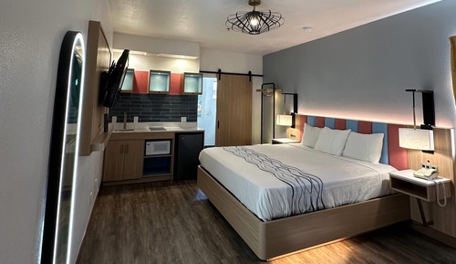 Superior Room, 1 King Bed, Non Smoking (Upgrade)