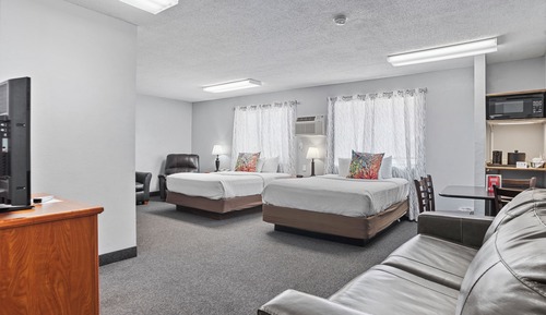 Family Suite, 2 Queen Beds, Non Smoking