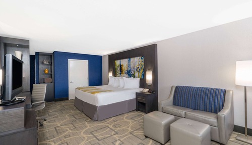 Deluxe Studio Suite, 1 King Bed, Non Smoking