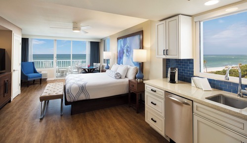 Tiki Tower King Kitchenette Beachfront