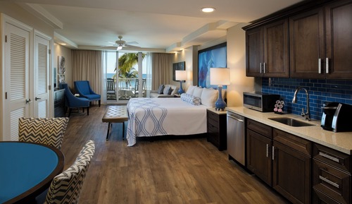 Palm Tower Upper Floor King Studio Suite Beachfront