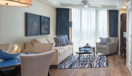Palm Tower One Bedroom King Suite Standard View