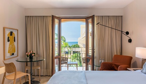Superior Room, 1 King Bed, Balcony, Garden View