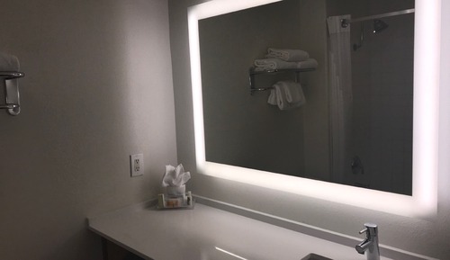 Standard Room, 1 King Bed