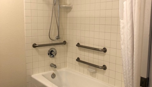 Standard Room, 1 King Bed, Accessible Bathtub (Mobility)