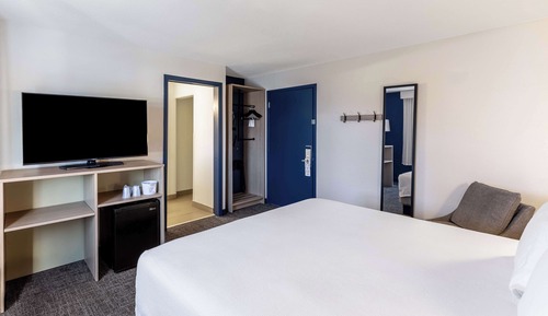 Room, 1 King Bed, Accessible (Hearing)