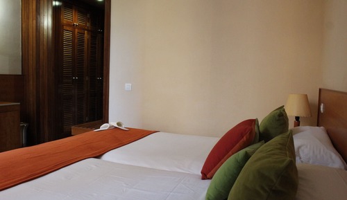 Standard Double Room Single Use, 2 Twin Beds, Ensuite