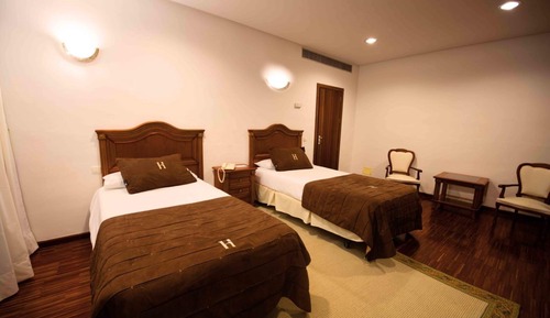 Family Room (Superior)