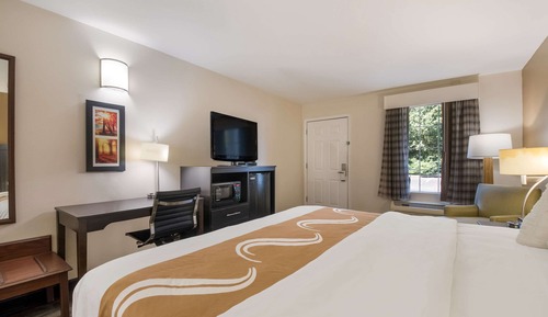 Standard Room, 1 King Bed, Non Smoking