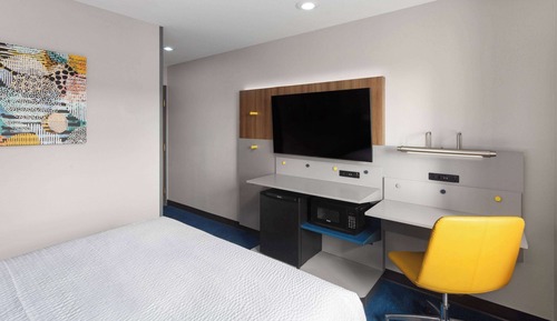 Standard Room, 1 Queen Bed