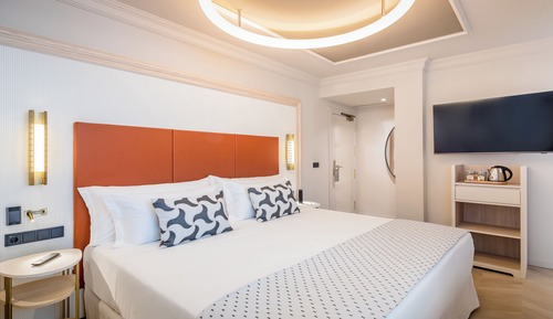 Family Room, Connecting Rooms (2 adults + 2 children)