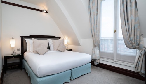 Deluxe room Eiffel view